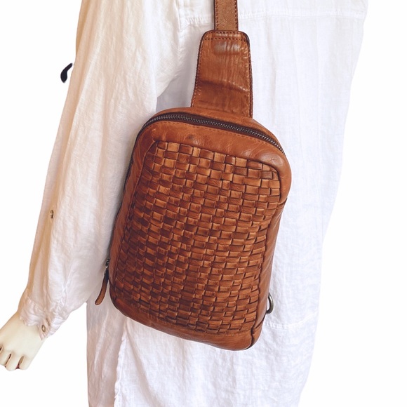 Vilenca Holland Handbags - Vilenca NEW Leather Sling Bag Cognac 12 x 7 x 3 Adjustable Strap